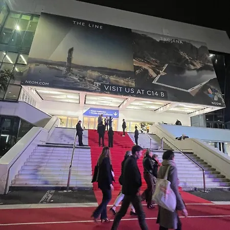 شقة Center, Minutes Walk From The Palais Des Festivals, Beaches, La Croisette And Rue D'antibes *